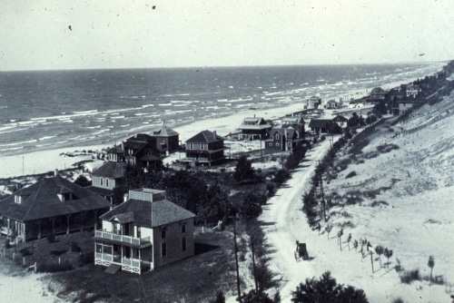 Birdseye view of early Sheridan Beach, including Lake Shore Drive, Wellnitz residence, and other cottages